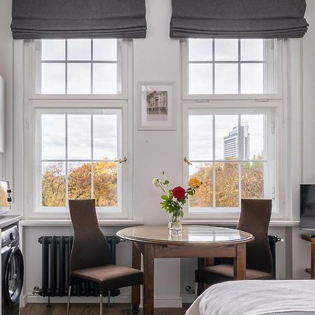 Library House "Bibliotekas Nams" - Apartment With Park View Riga Extérieur photo